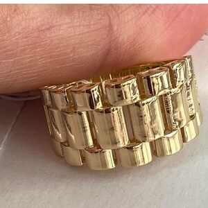 K18 Japan Gold Women’s or Men’s Ring size 7